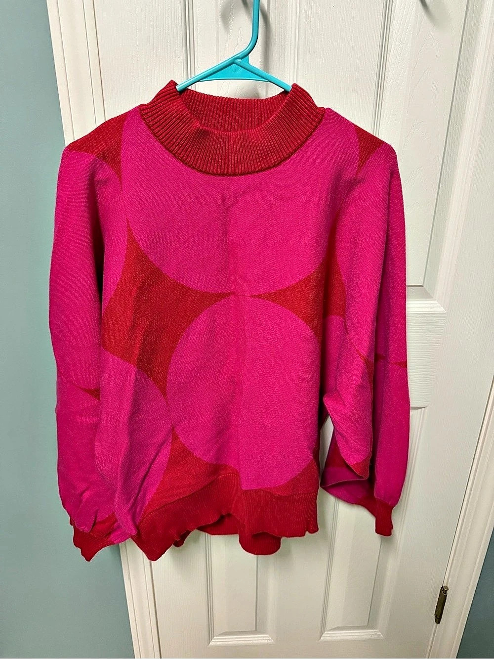 JODIFL Geometric Sweater in Pink & Red Size Medium